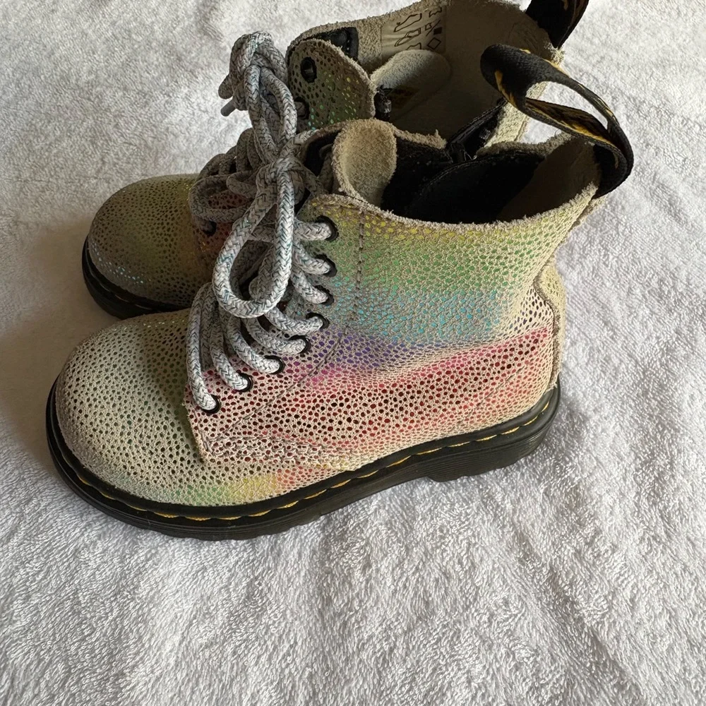 Dr. Martens Kids Iridescent Lace-Up Boots